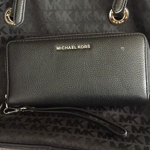 Michael Kors Black Pebble Jet Set Clutch Wristlet